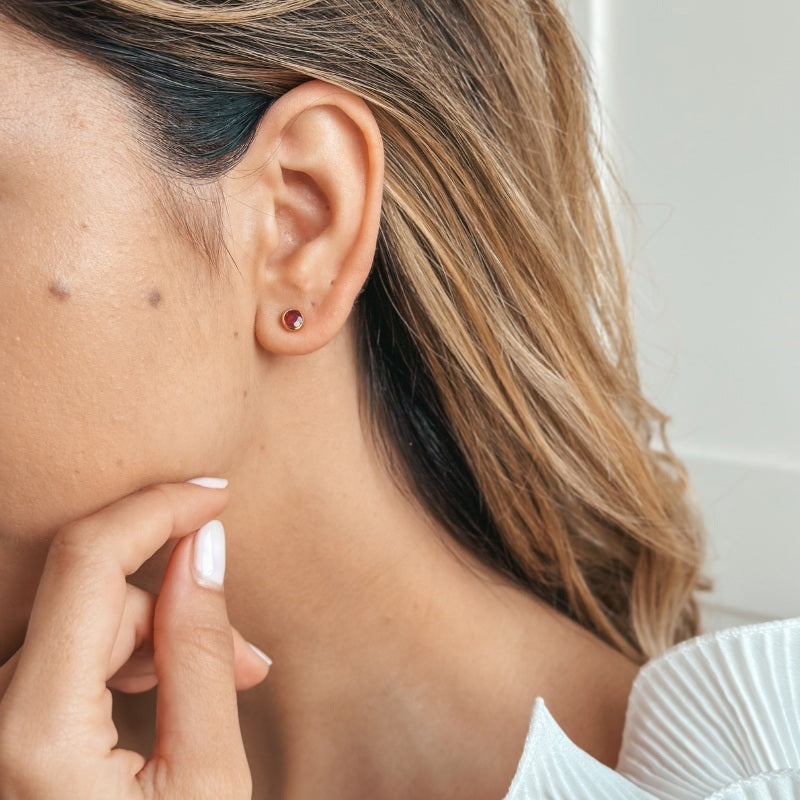 Srebrne kolczyki Birthstone Golden July - Rubin - Indira