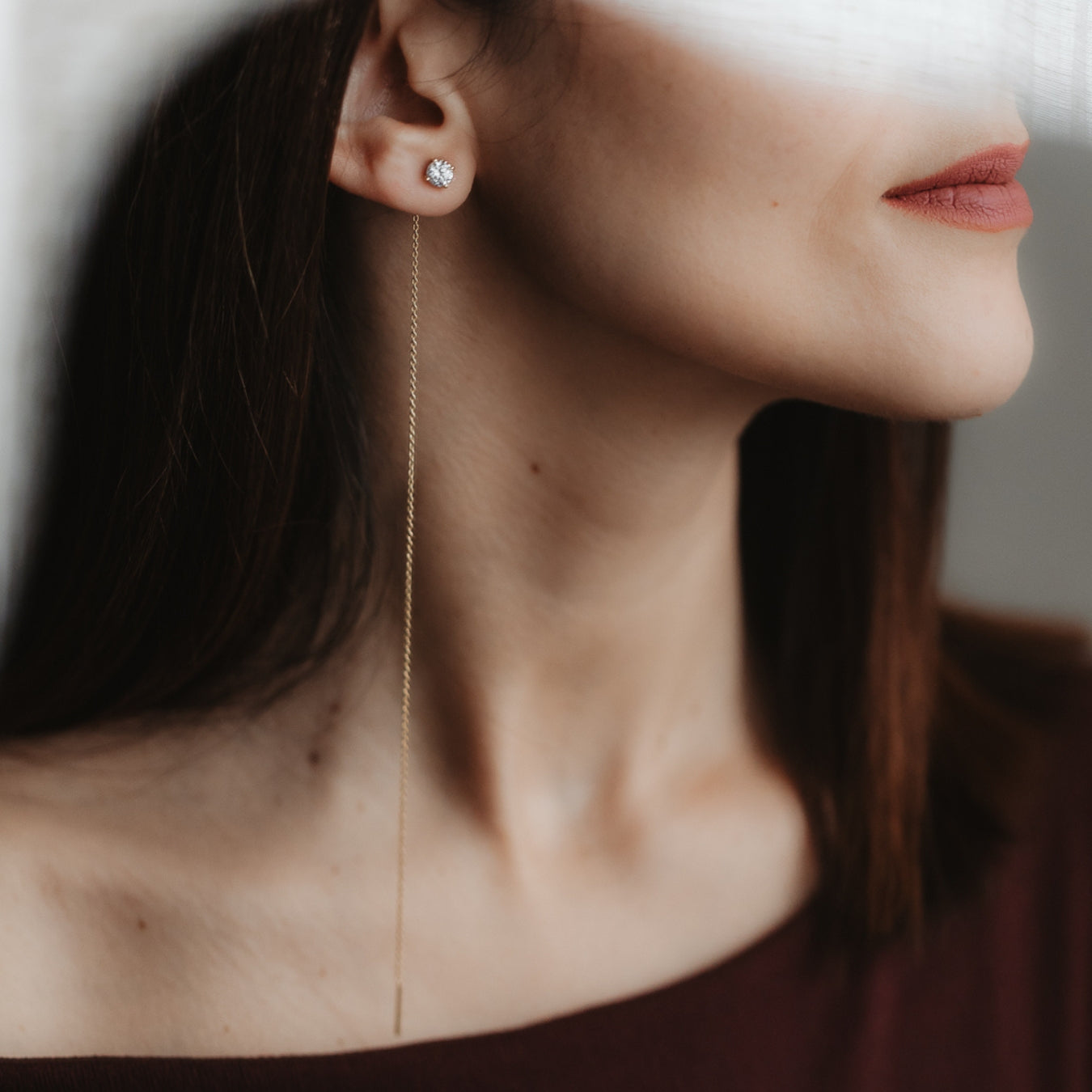 Kolczyki z pozłacanego srebra z białą cyrkonią Sadie - Indira