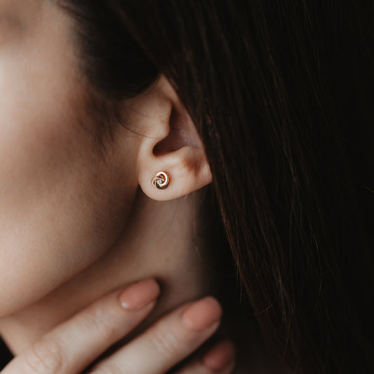 Złote Kolczyki Wieczny Węzeł