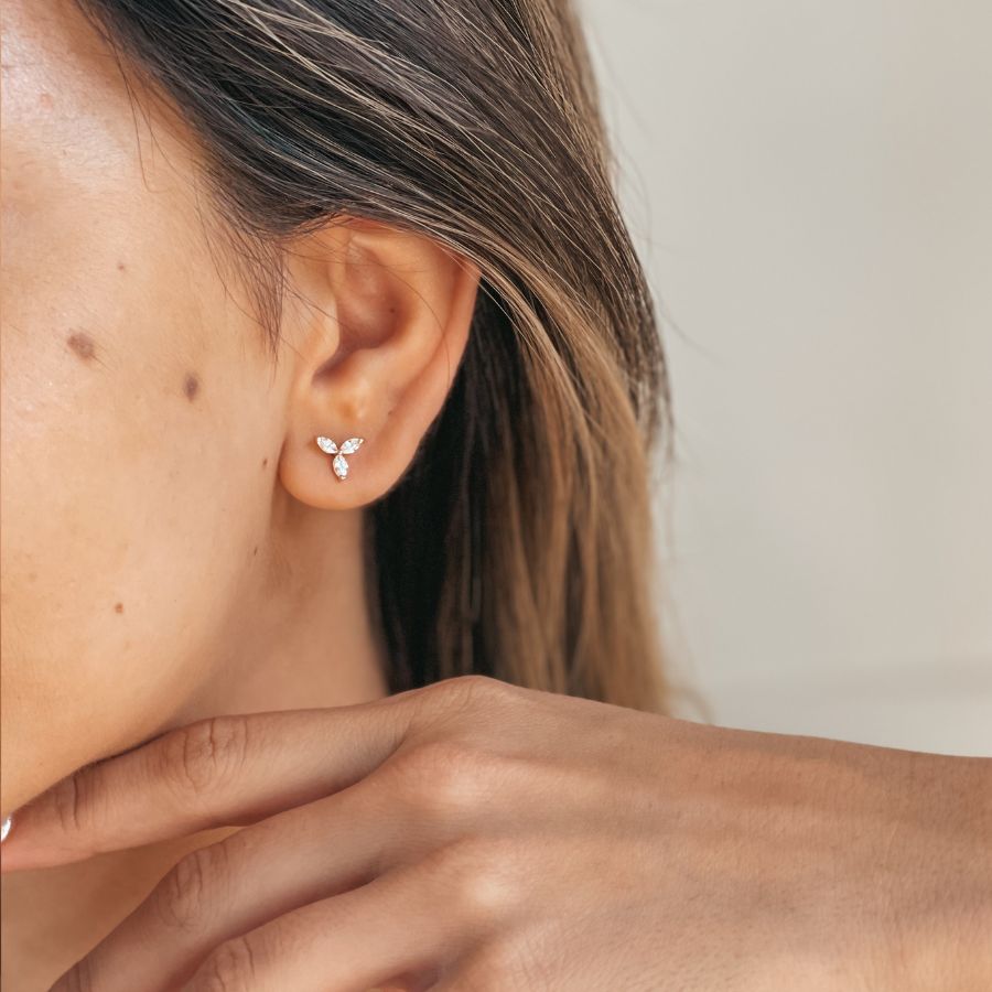 Kolczyki złote Flower Studs - Cyrkonia - Indira