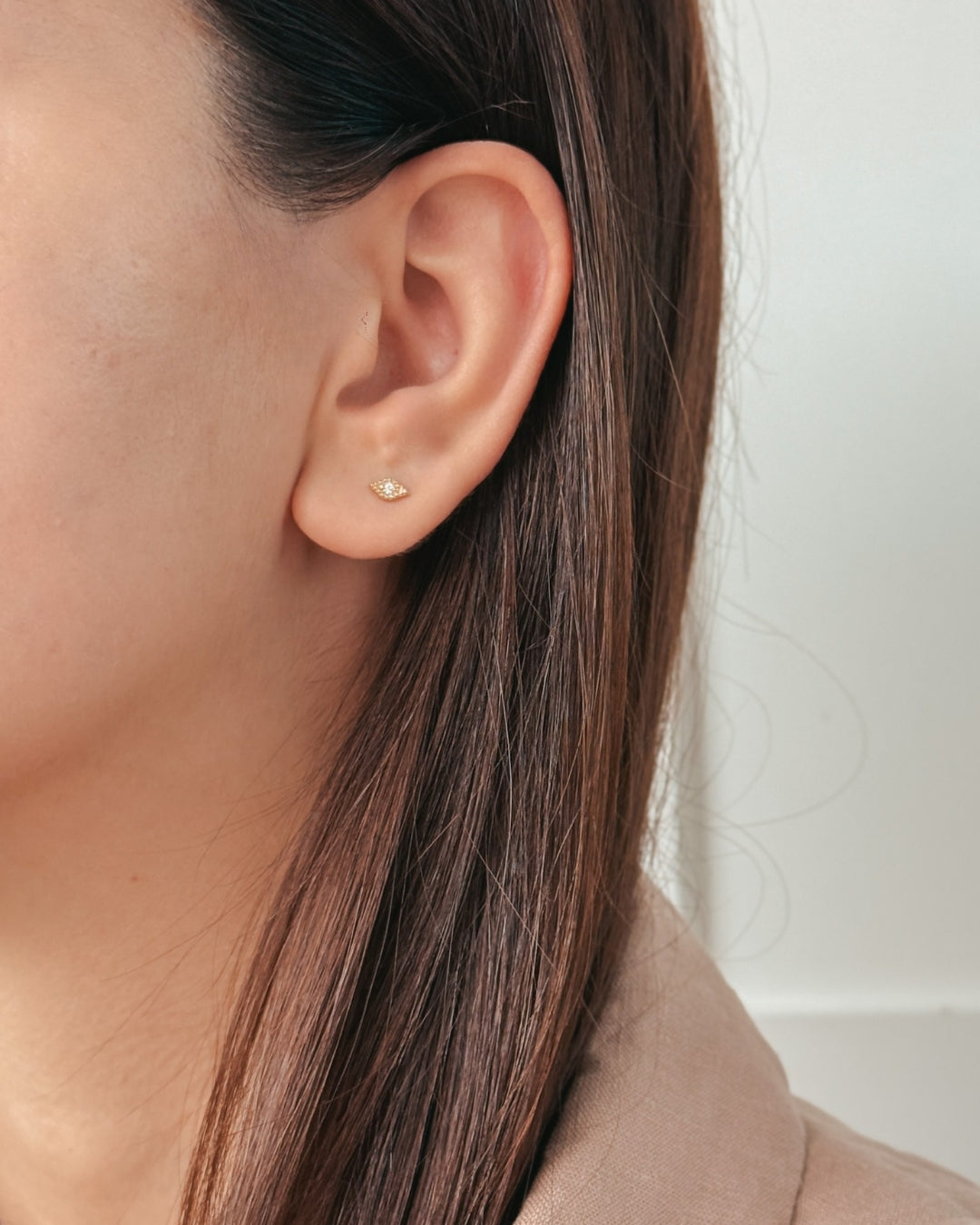 Złote kolczyki piercing labret Gold Eye - Cyrkonia - Indira