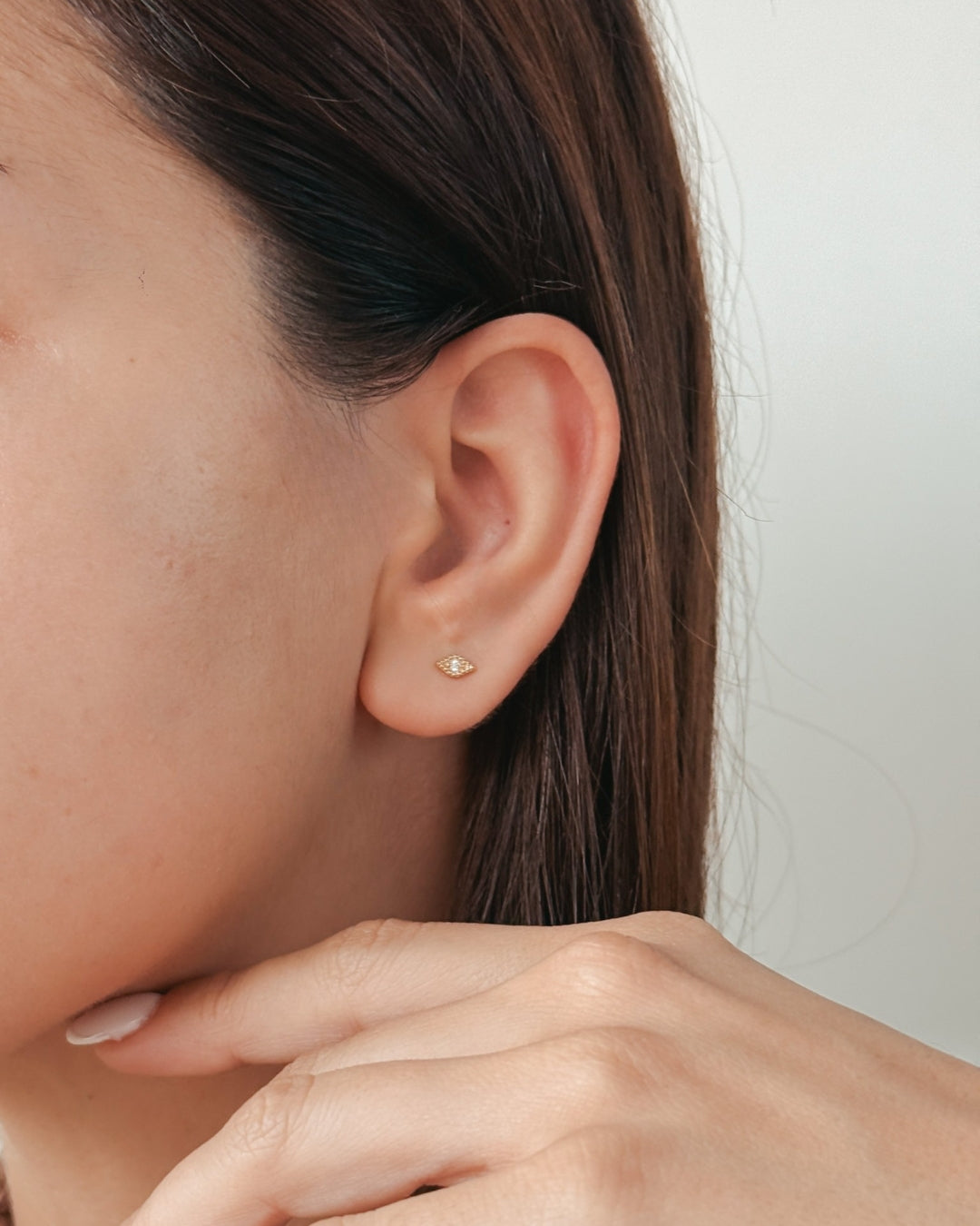 Kolczyki labret z żółtego złota Gold Eye - Cyrkonia - Indira