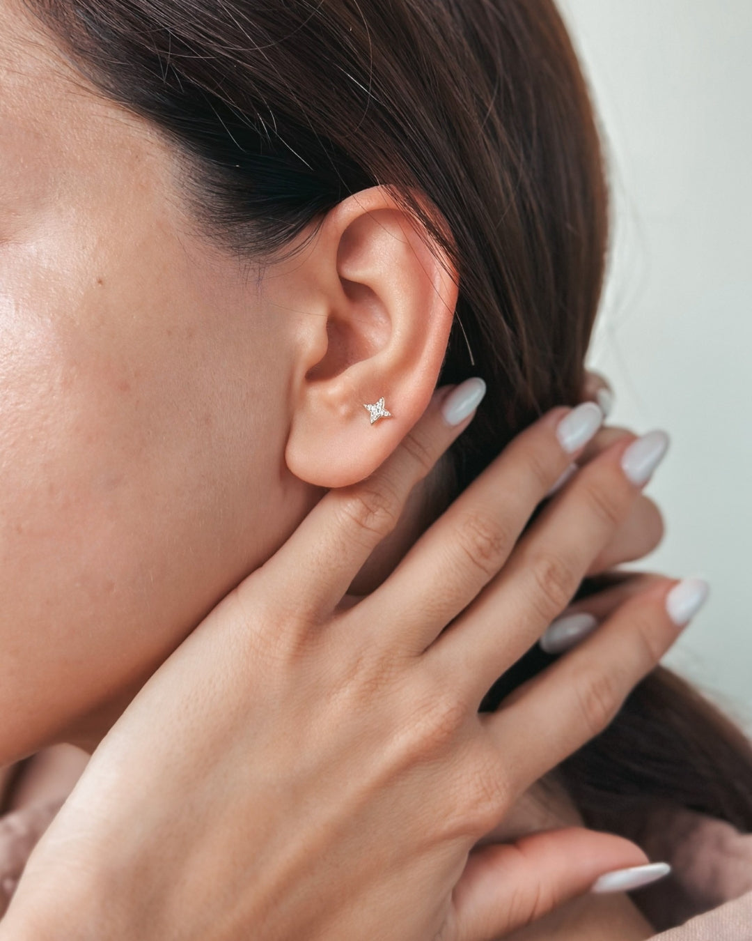 Kolczyki do piercingu labret ze żółtego złota Shining Star - Cyrkonia - Indira