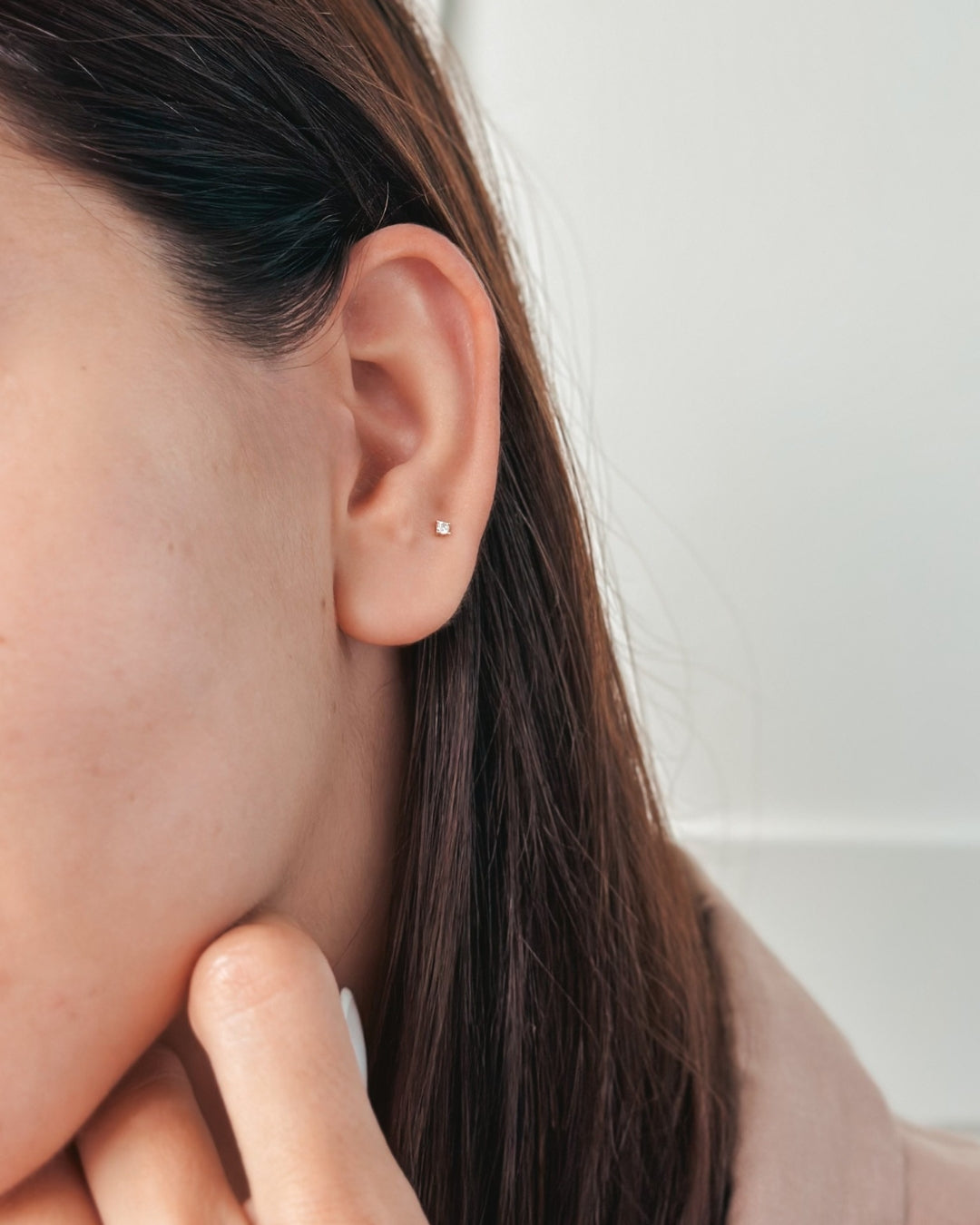 Kolczyki do piercingu labret ze złota żółtego Simple Shine - Cyrkonia - Indira