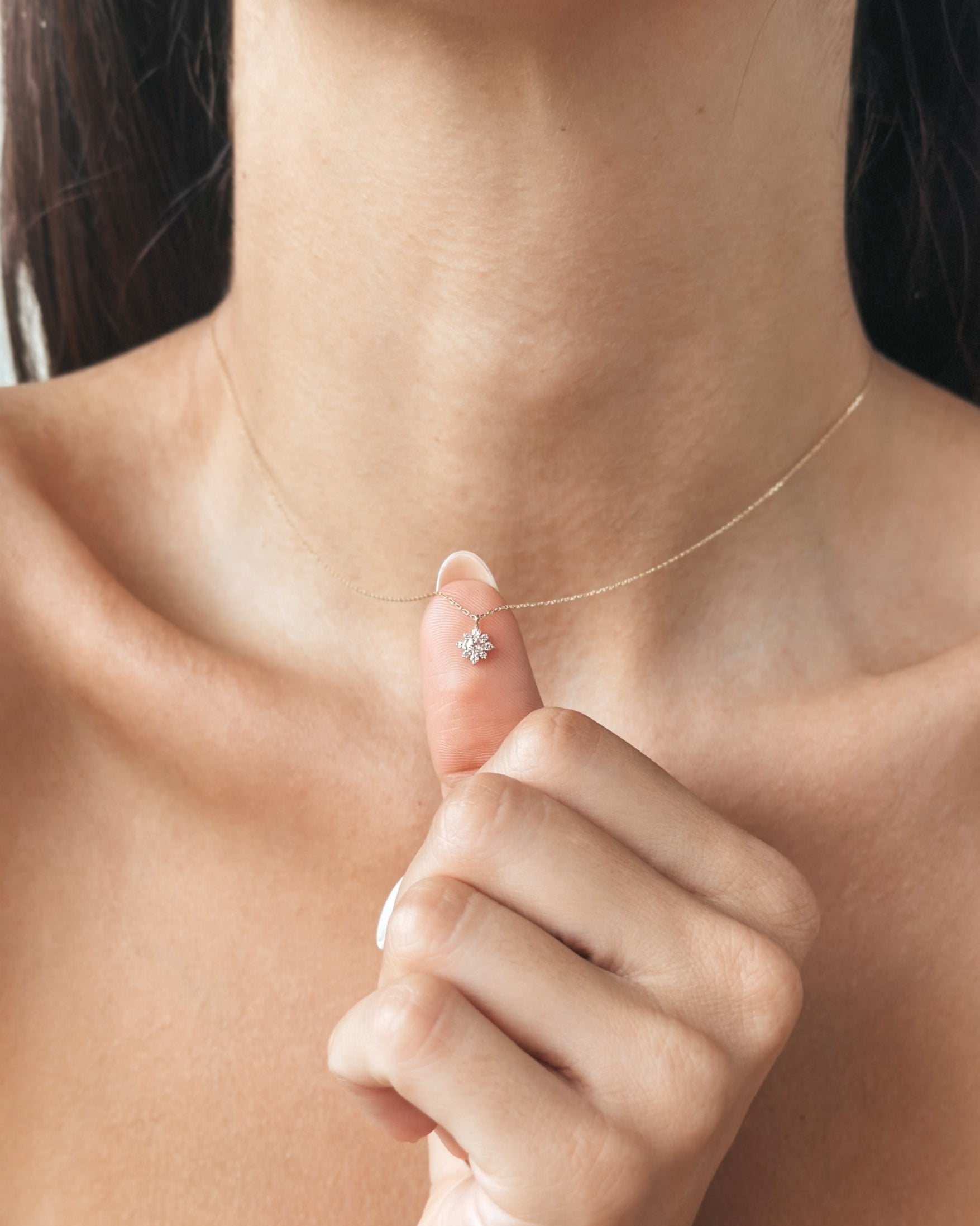 Naszyjnik z żółtego złota Flora - Biały szafir, Różowy morganit - Indira