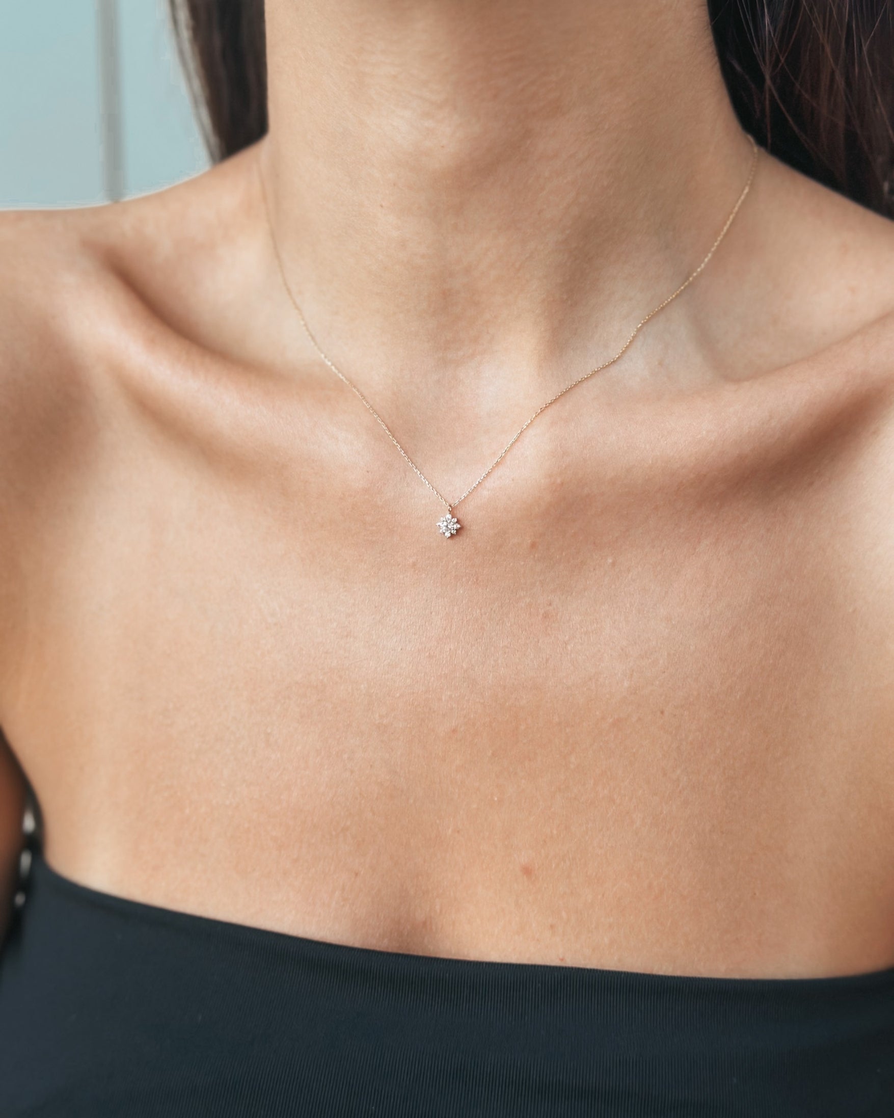 Naszyjnik z żółtego złota Flora - Biały szafir, Różowy morganit - Indira