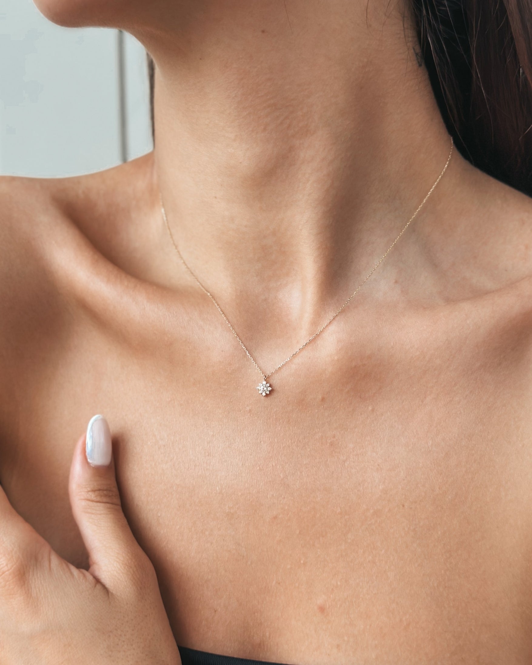 Naszyjnik ze złota żółtego Flora - Biały szafir, Różowy morganit - Indira