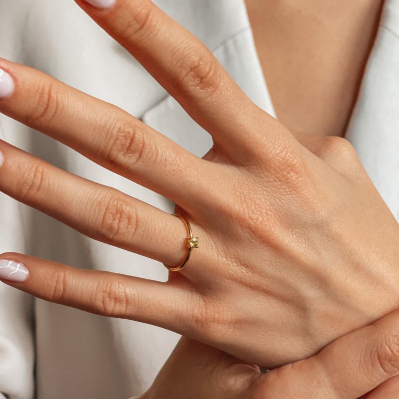 Srebrny pierścionek Birthstone Złoty Sierpień - Peridot - Indira