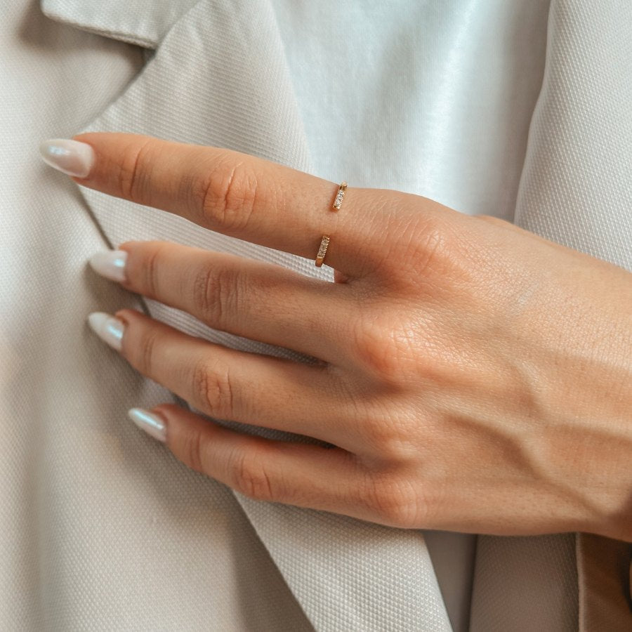 Srebrny pierścionek Golden Open Ring - Cyrkonia - Indira