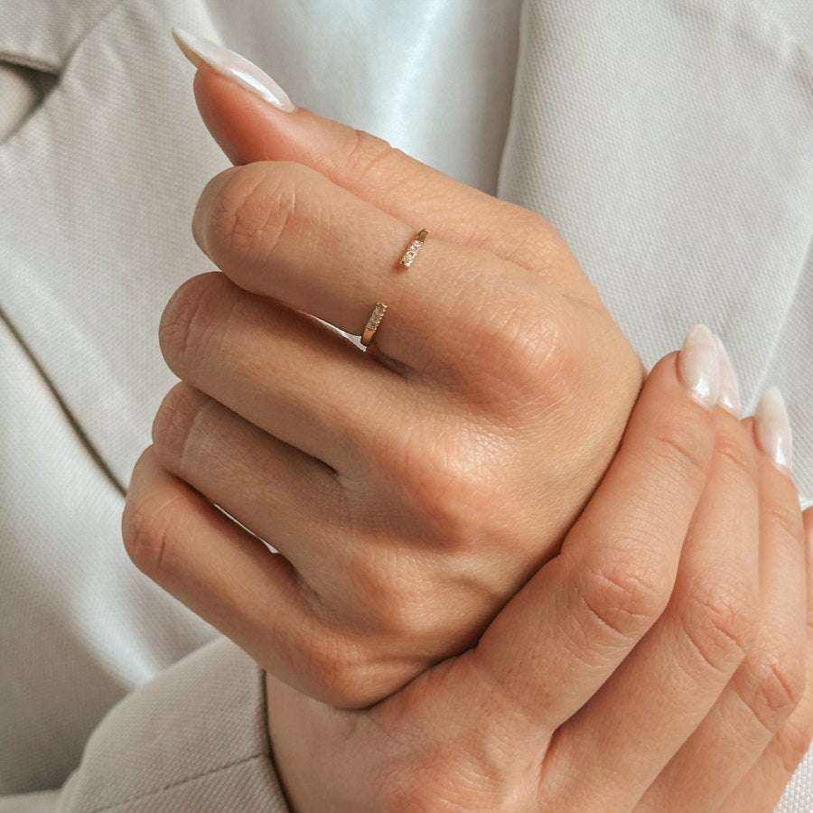 Srebrny pierścionek Golden Open Ring - Cyrkonia - Indira