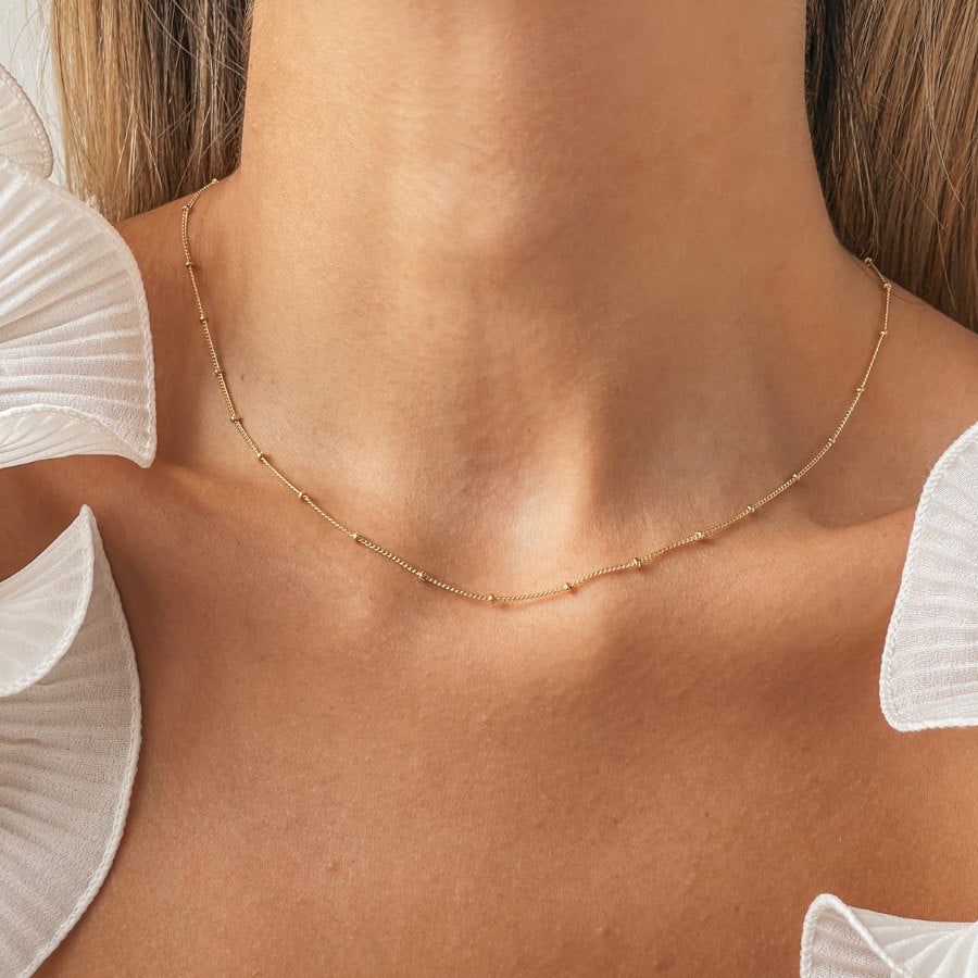 Naszyjnik w kolorze srebrnym Golden Beaded - Indira