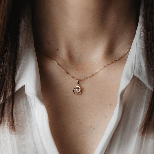 Złoty Wisiorek Wieczny Węzeł