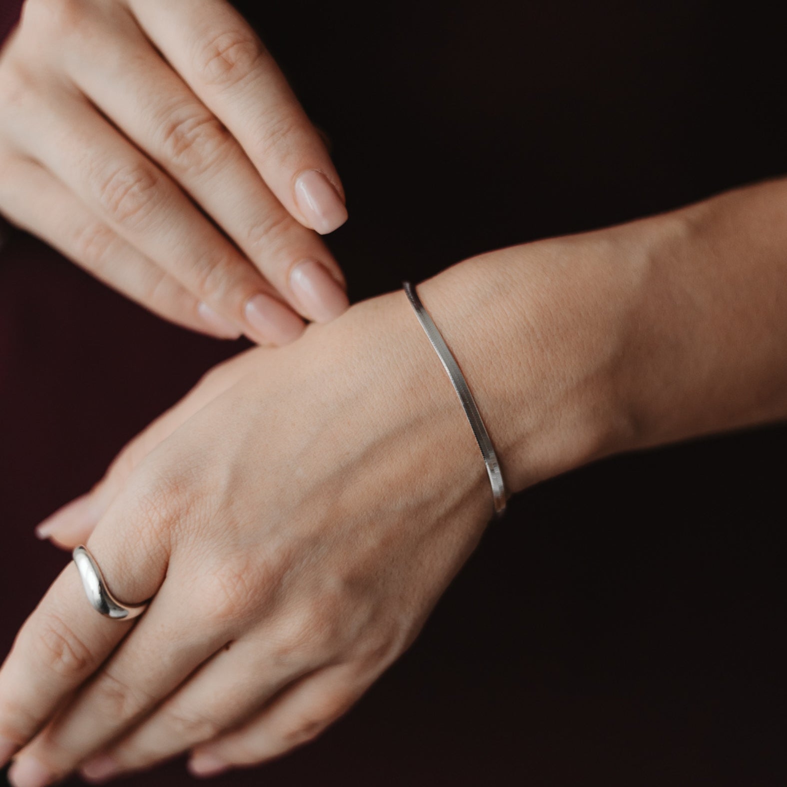 Regulowany pierścionek srebrny Shaped - Indira