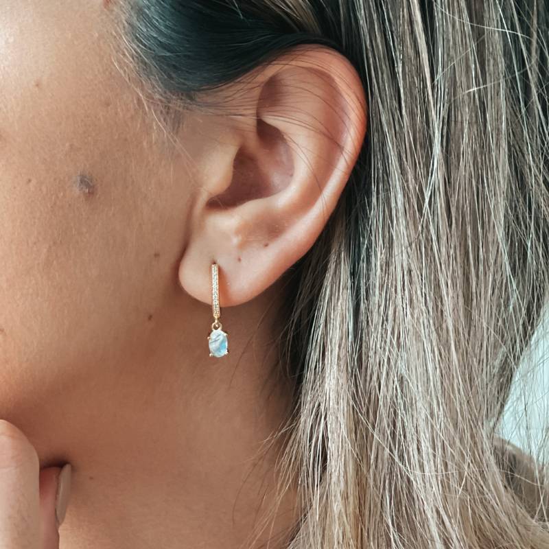 Kolczyki ze Srebra Golden Gem Huggies - Kamień Księżycowy - Indira