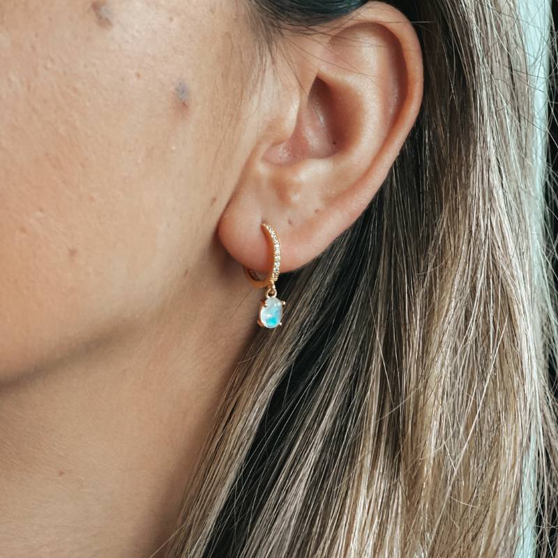 Kolczyki ze Srebra Golden Gem Huggies - Kamień Księżycowy - Indira