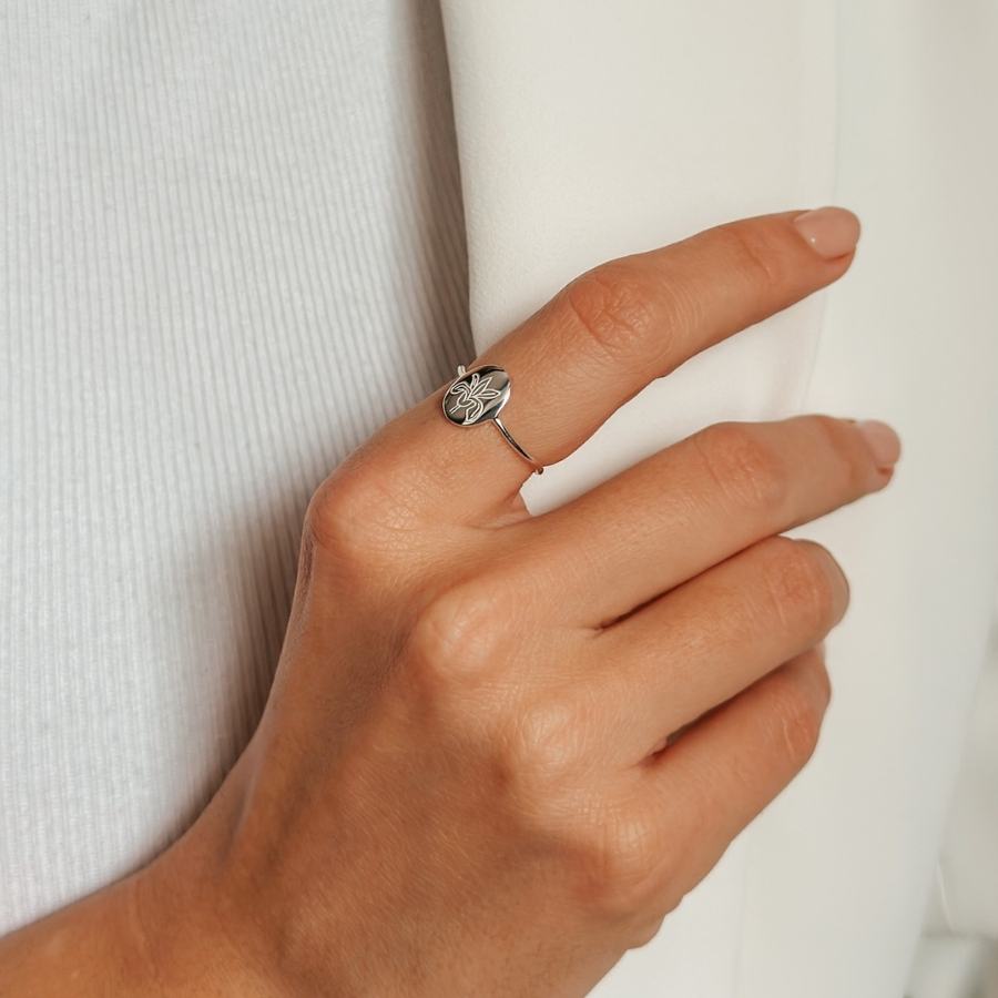 Srebrny pierścionek Birth Flower - Luty Irys - Indira