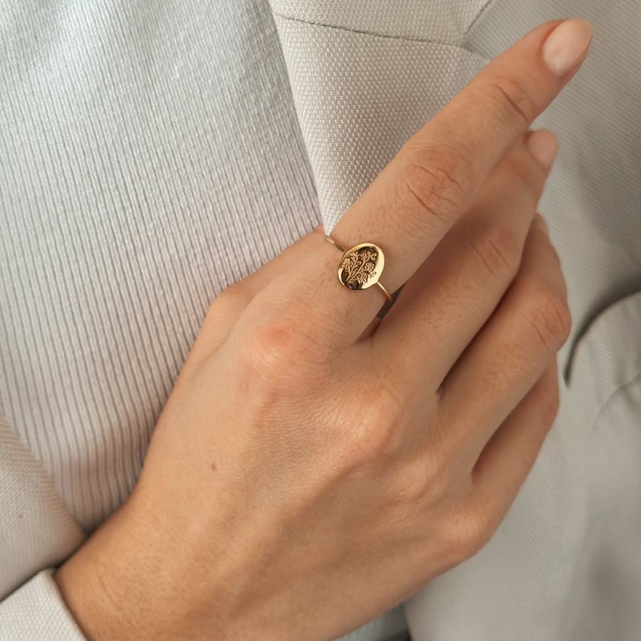 Srebrny pierścionek Birth Flower Golden - Wrzesień Aster - Indira