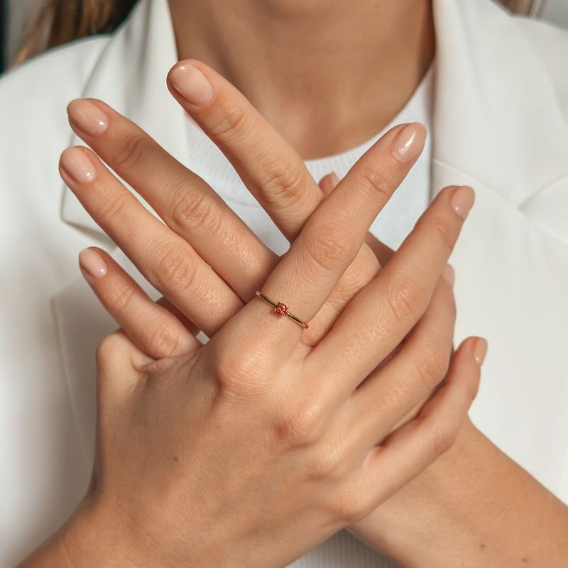 Pierścionek srebrny z kamieniem narodzin Golden January - Granat - Indira