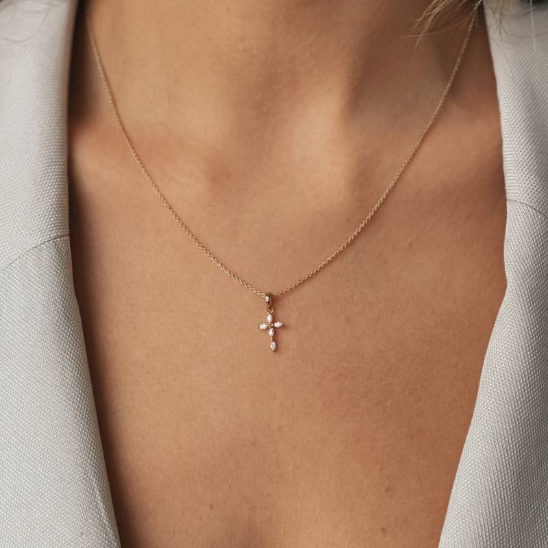 Złoty wisiorek Croix - Indira