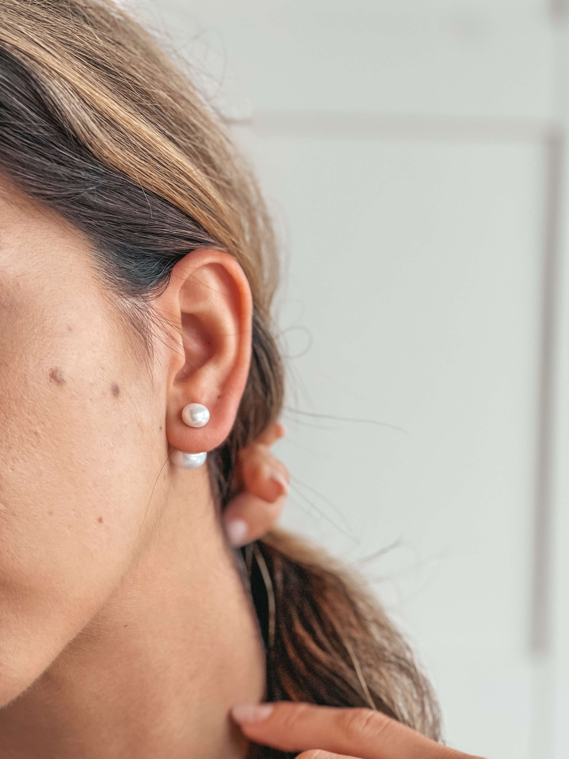Kolczyki srebrne Double Pearl Studs - Naturalne Perły - Indira