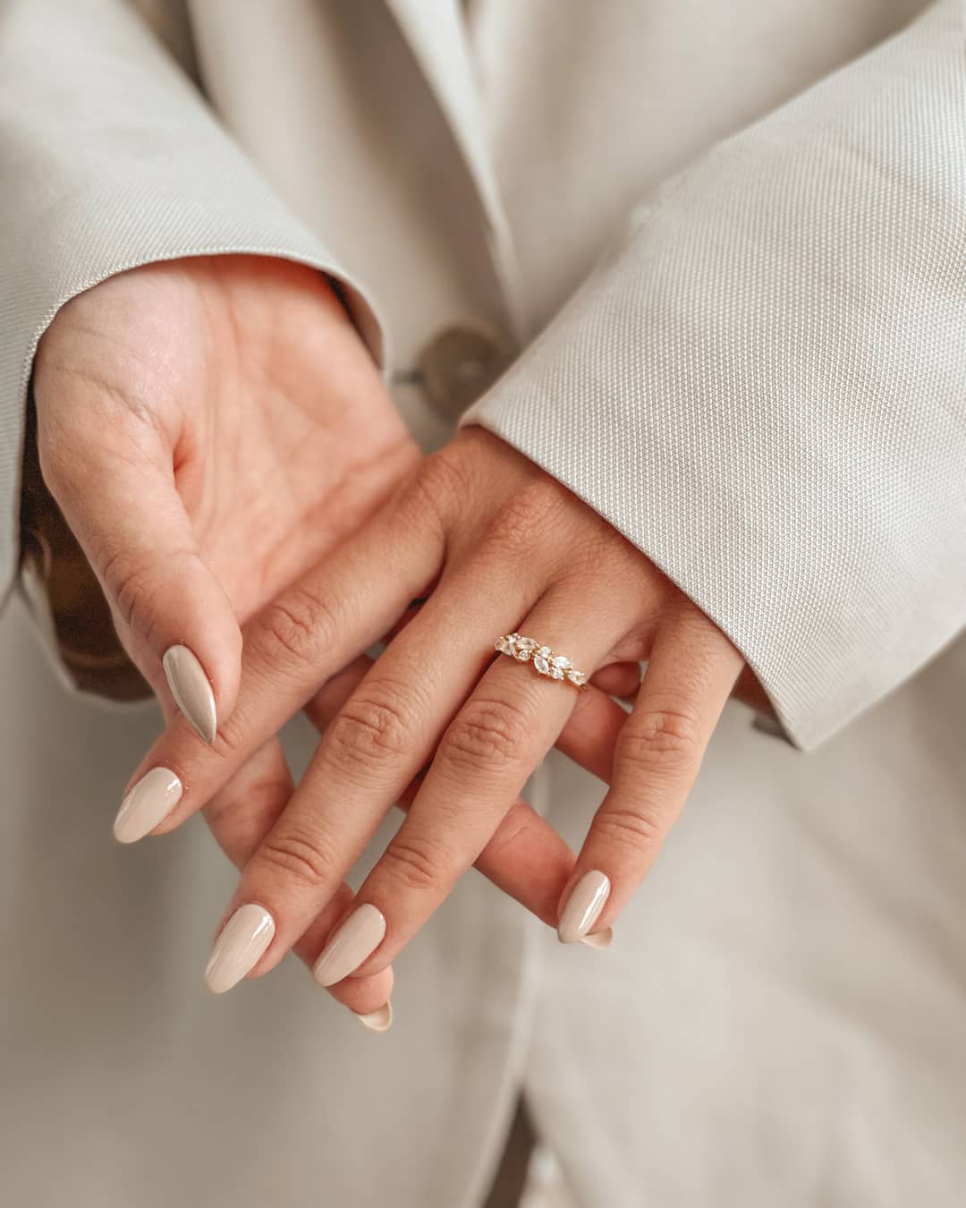 Pierścionek ze złota White Verdure - Kamień Księżycowy - Indira