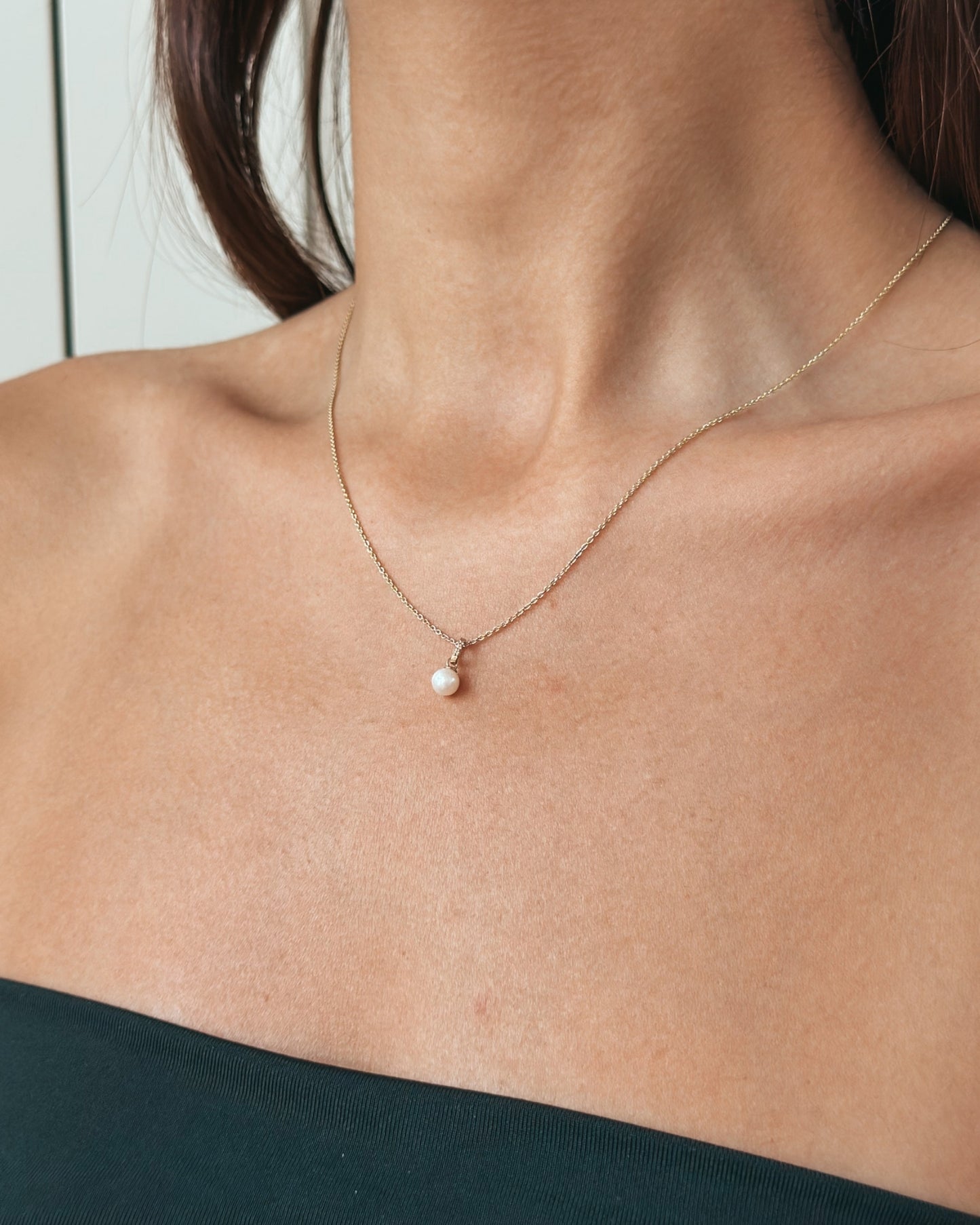 Pandantiv din aur galben Aveline – Perlă naturală și diamante - Indira