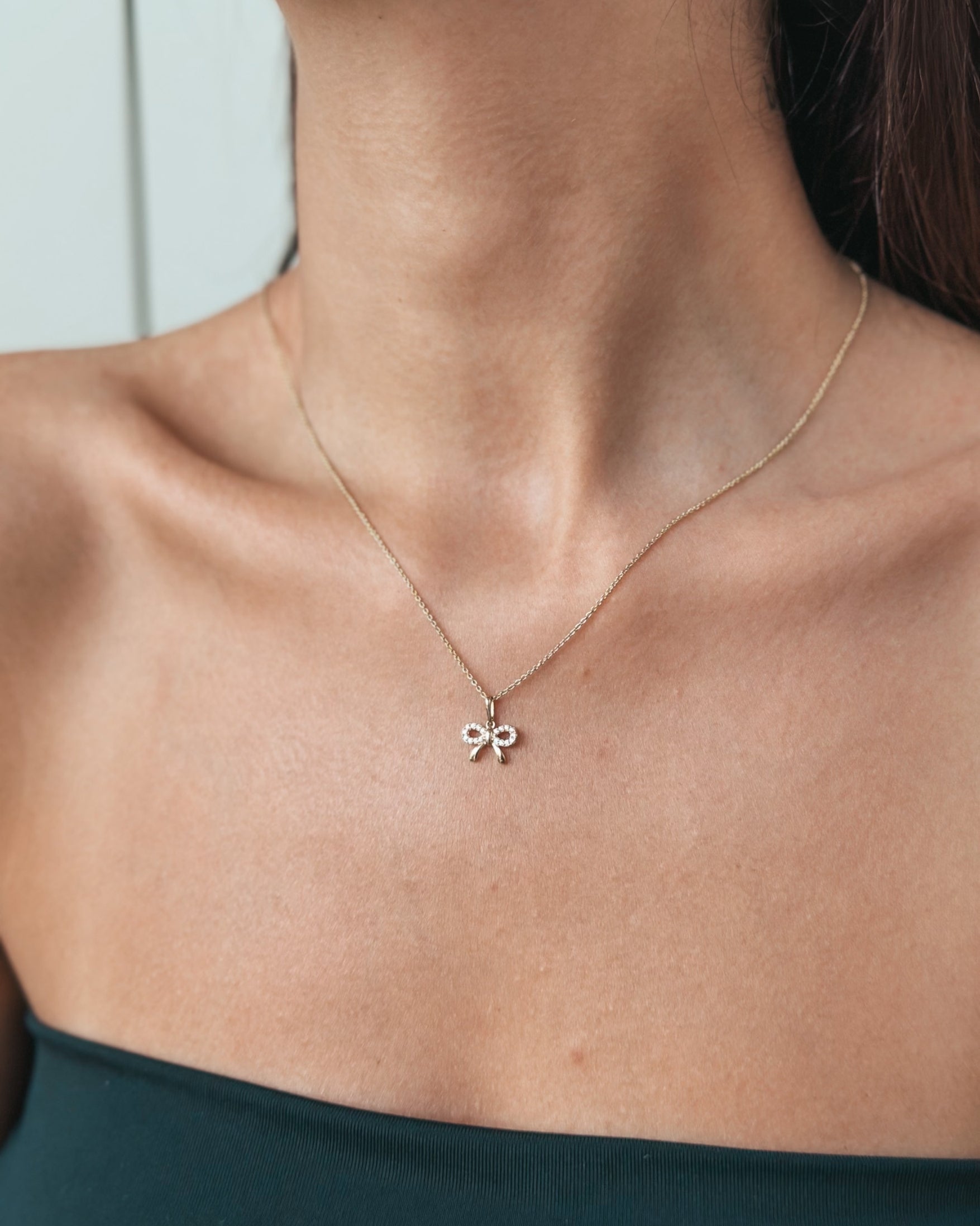 Pandantiv din aur galben Bow Charm - Indira