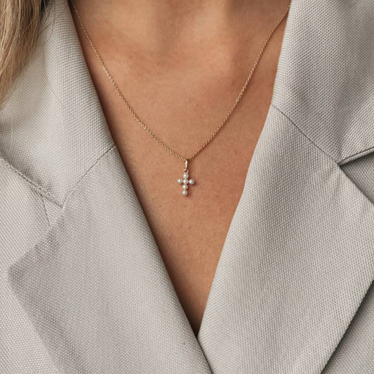 Złoty wisiorek Pearl Cross - Naturalne perły - Indira